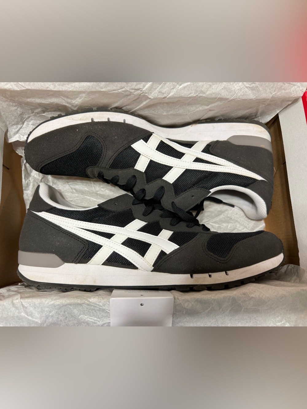 ASIC Onitsuka Tiger Men's size 14 Black and White Athletic Sneakers